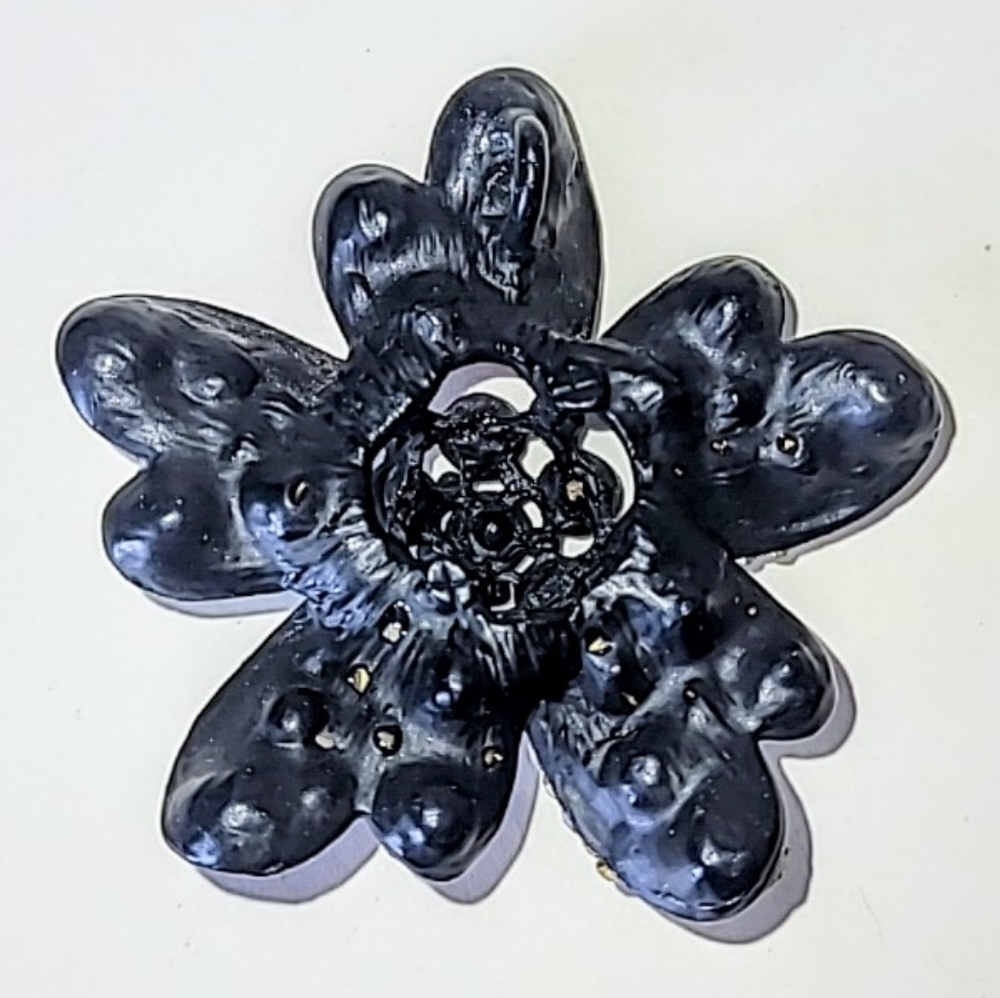 RAINBOW RHINESTONES FLORAL PENDANT VINTAGE JAPANNED MOUNTING - Picture 4 of 7